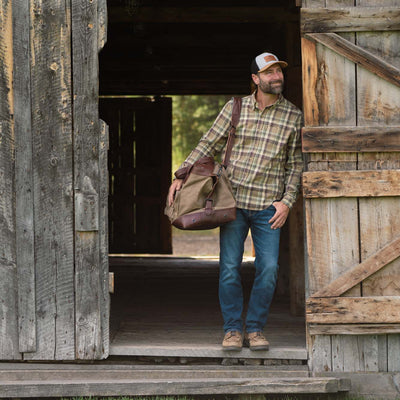 Dakota Waxed Canvas Oversized Weekend Bag | Field Khaki w/ Chestnut Brown Leather