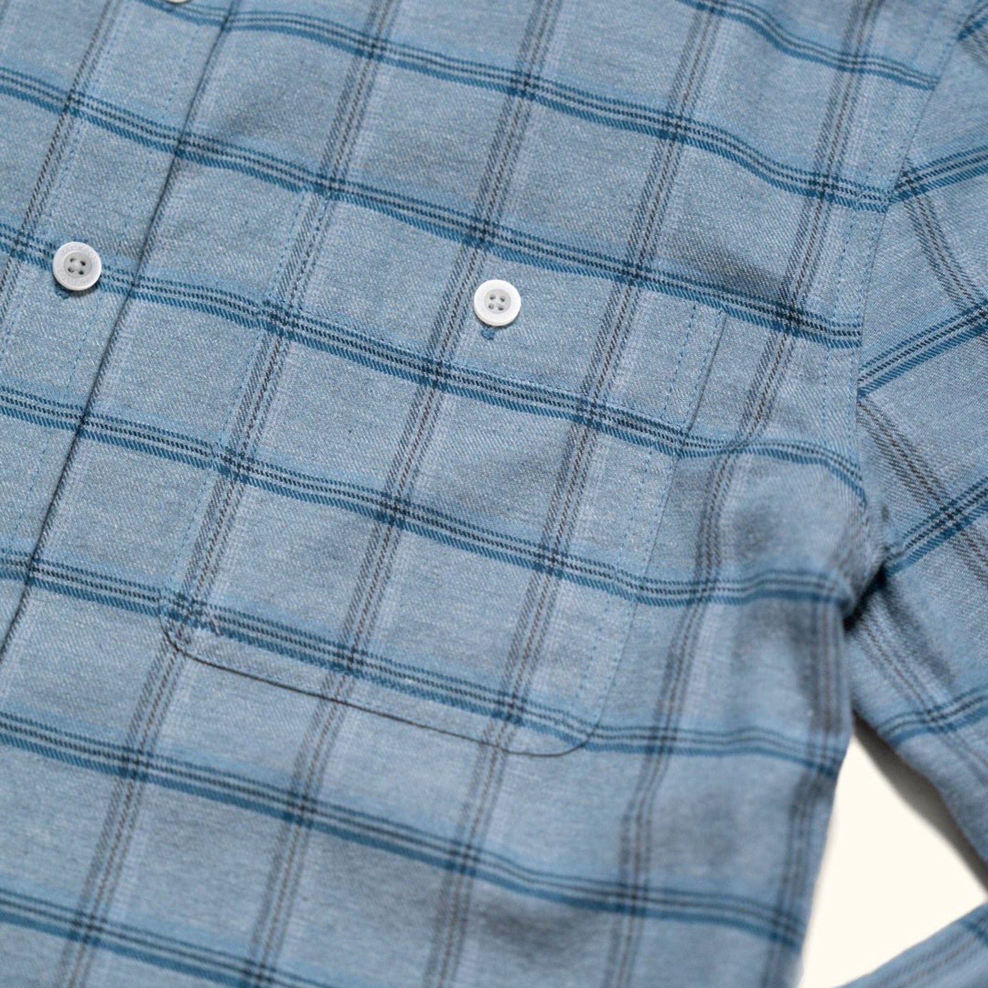 Windsor Cotton Shirt in Sky Pane, chest pocket detail