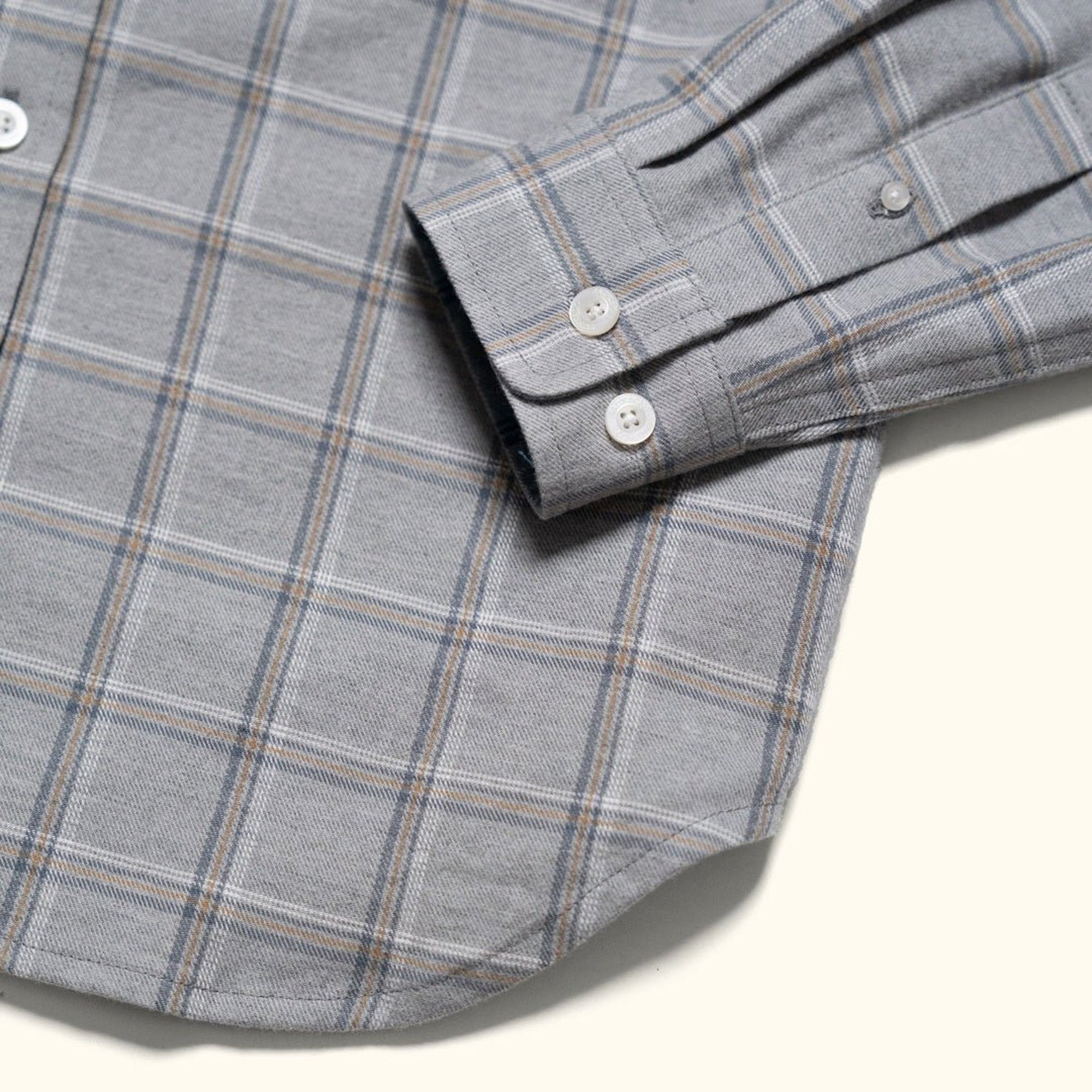 Windsor Cotton Shirt in Stone Pane, cuff and shirttail detail