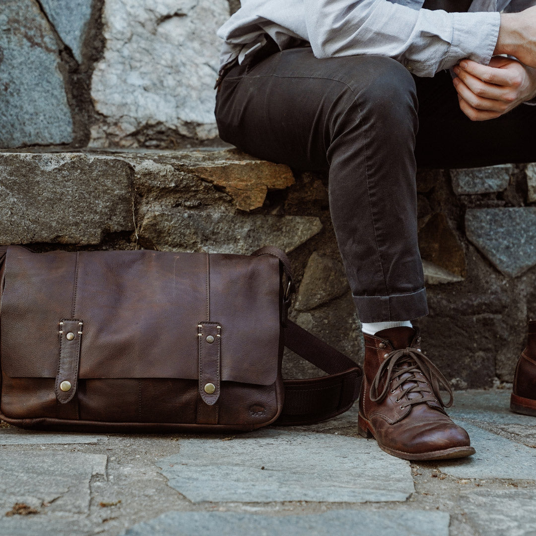 Well Made Leather Messenger Bag | Vintage Oak