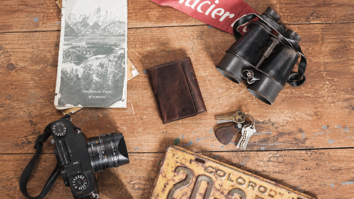 How many cards a leather wallet should actually hold
