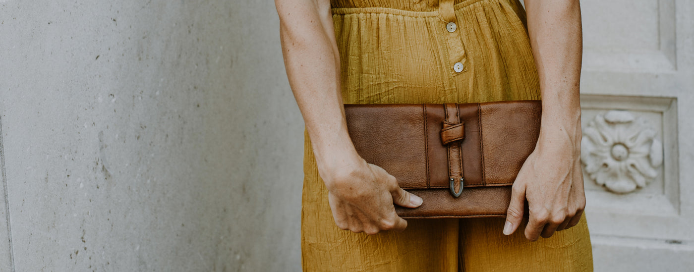 Buffalo Jackson Chelsea Women's Leather Clutch