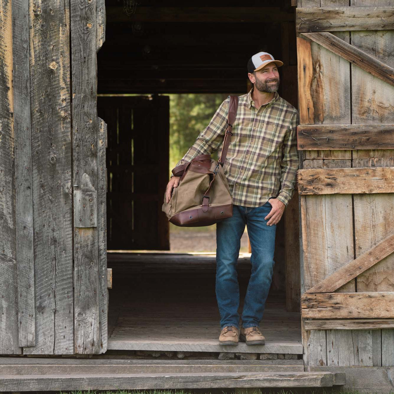 Dakota Waxed Canvas Oversized Weekend Bag | Field Khaki w/ Chestnut Brown Leather