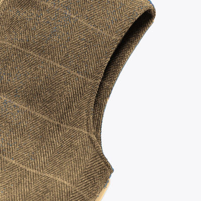 Ashton Wool Herringbone Vest in Mosswood: armhole and side seam detail