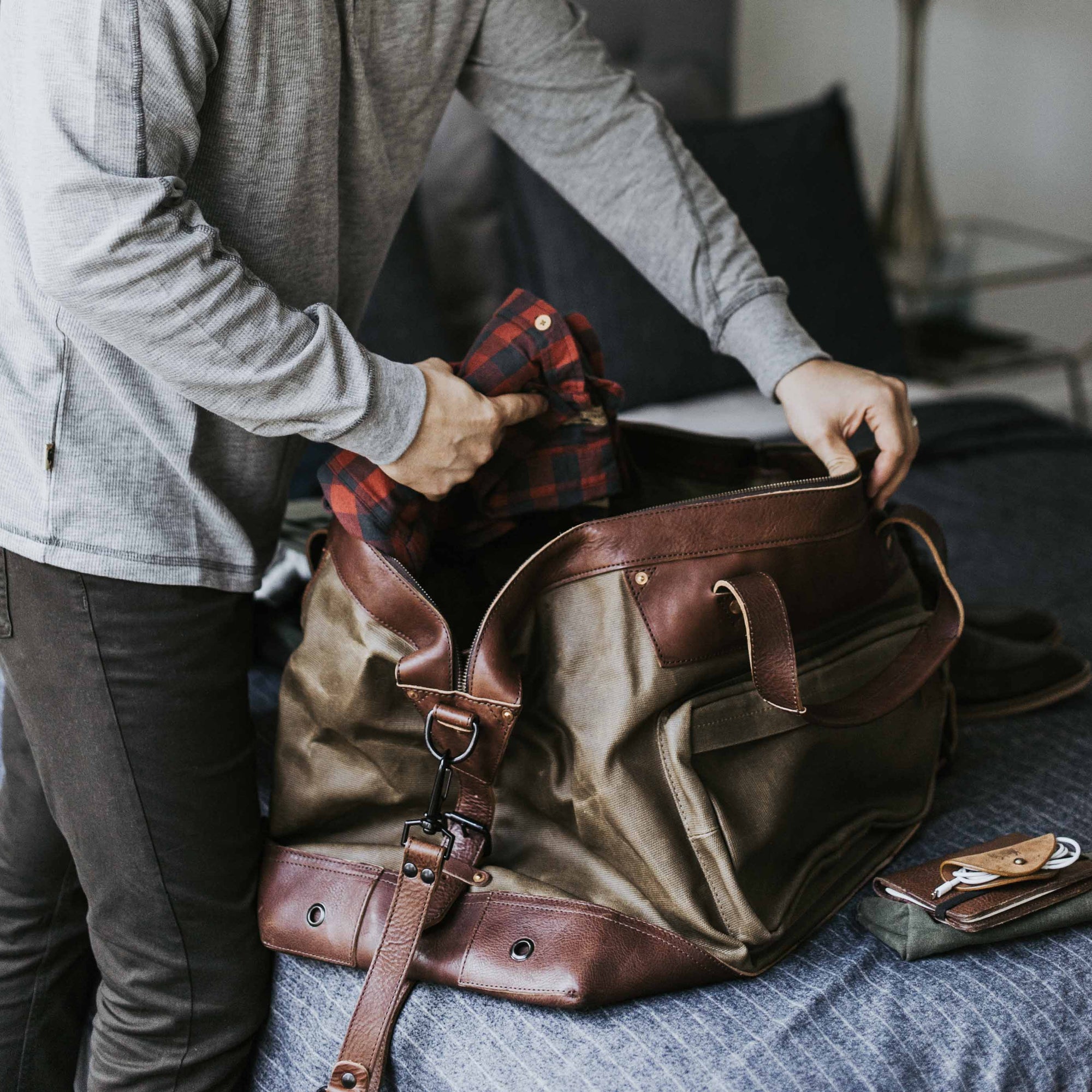Waxed Canvas Leather Travel Bag Duffle Bag Weekender Bag with Shoe Pouch