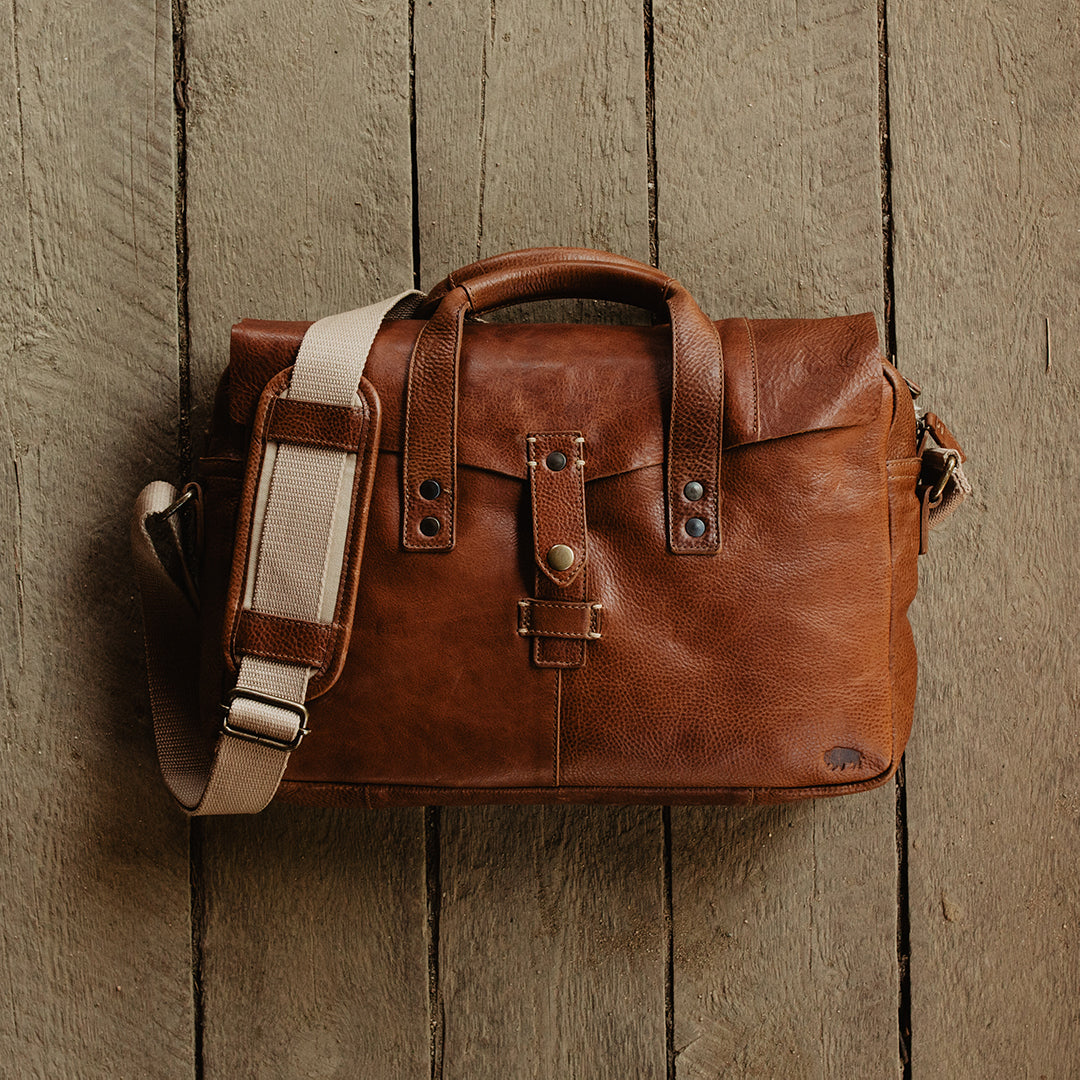 Buffalo Jackson Trading Co. Walker Leather Messenger Bag | Rustic Tan
